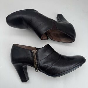 Aerosoles Heelrest Shooties Black Leatherette Side-Zip Women’s 9 Ankle Heels